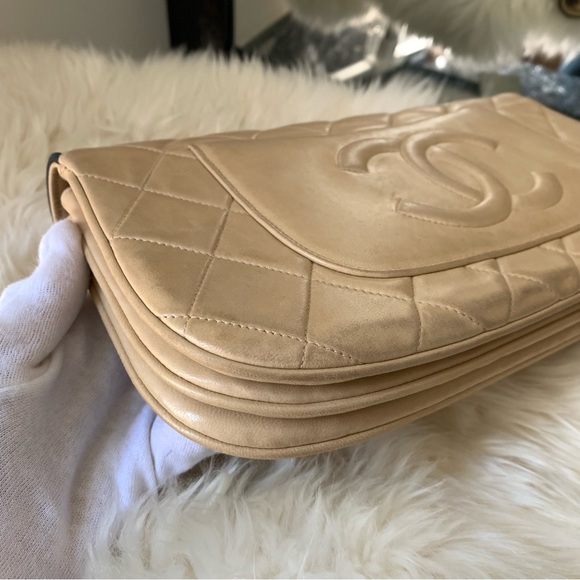 ❌SOLD❌Vintage Chanel beige lambskin triple CC clutch bag - Picture 8 of 10